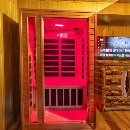 Gatlinburg Cabin With Breathtaking Views, Hot Tub, Sauna, 10 Min To Downtown And National Park Exterior photo