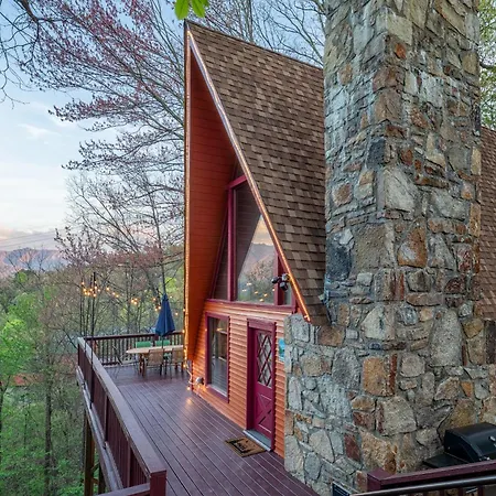 Gatlinburg Cabin With Breathtaking Views, Hot Tub, Sauna, 10 Min To Downtown And National Park Exterior photo
