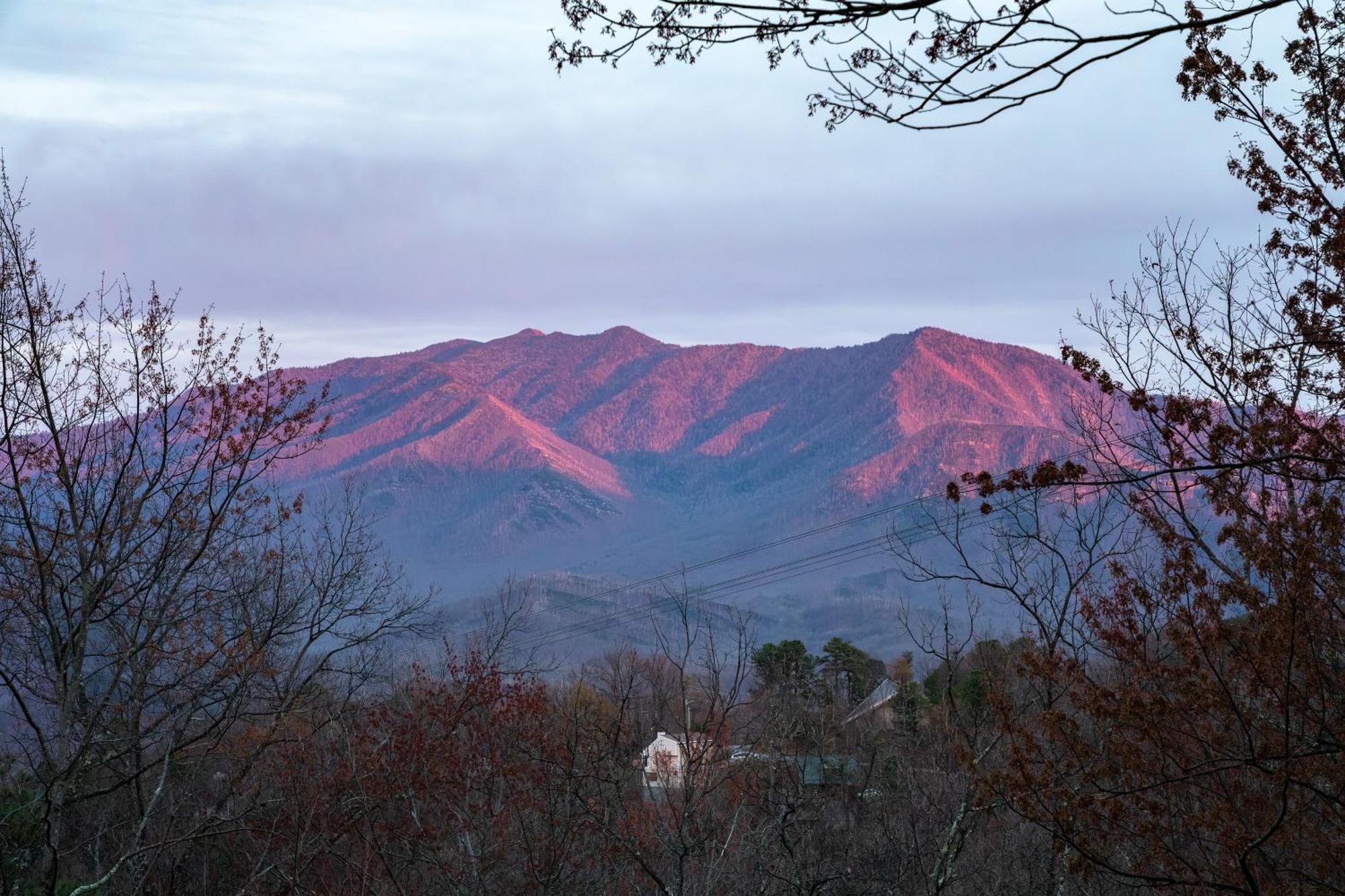With Breathtaking Views, Hot Tub, Sauna, 10 Min To Downtown And National Park