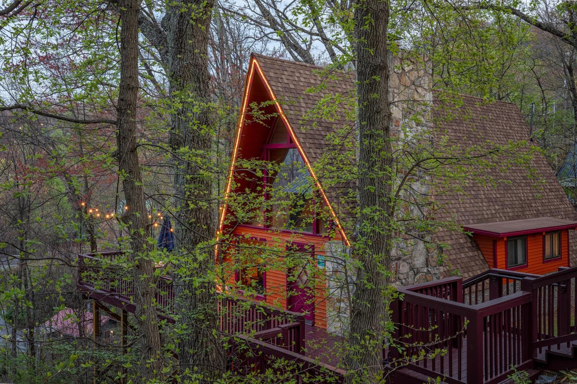 Chalet With Breathtaking Views, Hot Tub, Sauna, 10 Min To Downtown And National Park *