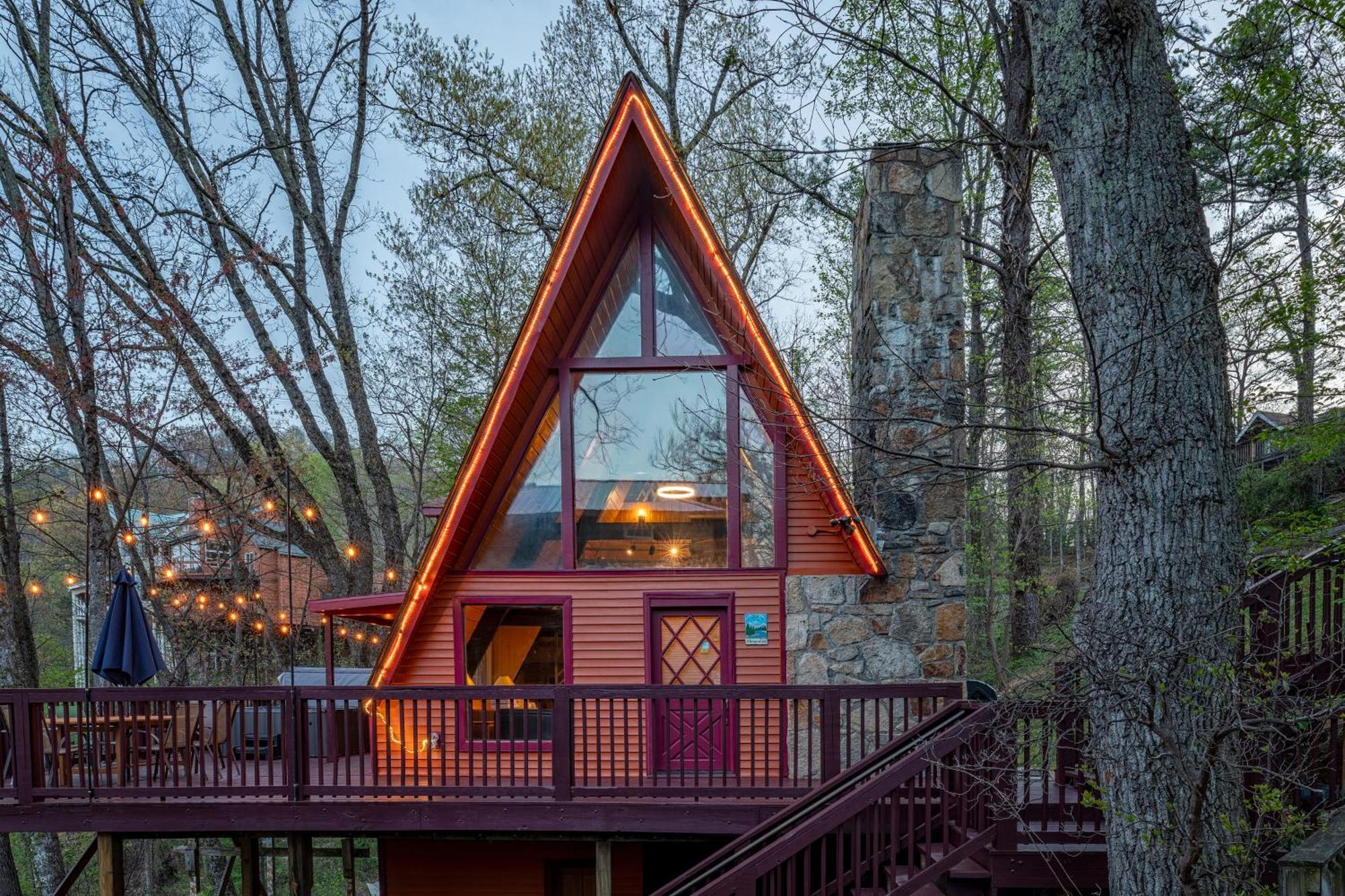 Chalet With Breathtaking Views, Hot Tub, Sauna, 10 Min To Downtown And National Park Gatlinburg
