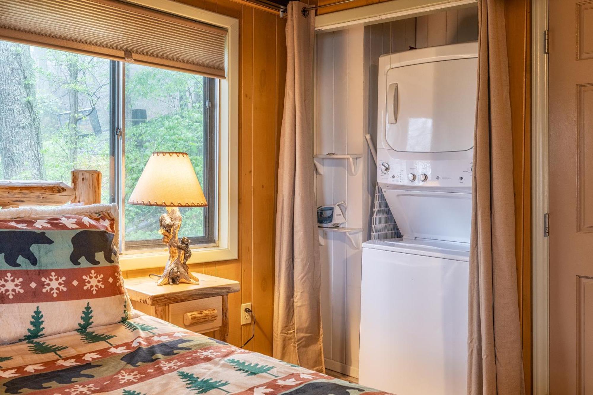 With Breathtaking Views, Hot Tub, Sauna, 10 Min To Downtown And National Park * Gatlinburg